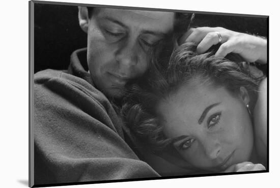 Elizabeth Taylor with husband Eddie Fisher, c.1960-Toni Frissell-Mounted Photographic Print