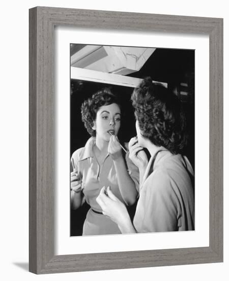 Elizabeth Taylor-null-Framed Photographic Print