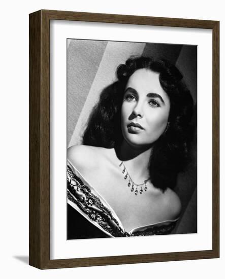 Elizabeth Taylor-null-Framed Photographic Print