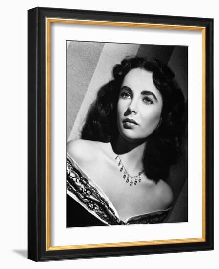 Elizabeth Taylor-null-Framed Photographic Print