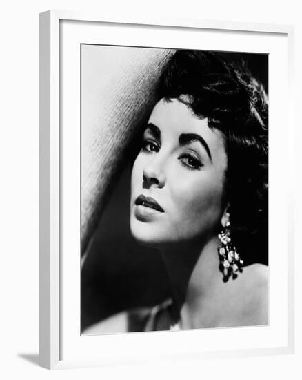 Elizabeth Taylor-null-Framed Photographic Print