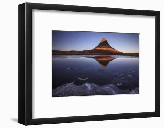 Embrace-Bragi Ingibergsson --Framed Photographic Print