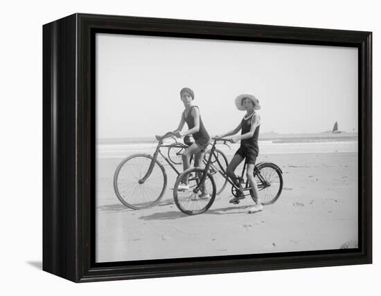 En vélo-null-Framed Premier Image Canvas