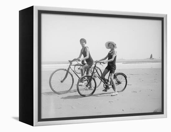 En vélo-null-Framed Premier Image Canvas