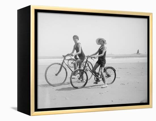 En vélo-null-Framed Premier Image Canvas