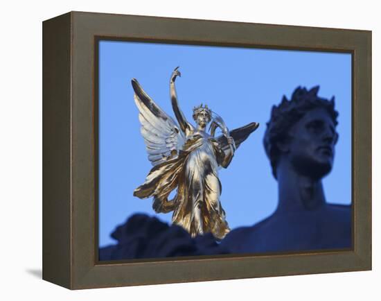 England, London, Buckingham Palace, Queen Victoria Memorial Statue, Peace and Victory Statue-Steve Vidler-Framed Premier Image Canvas