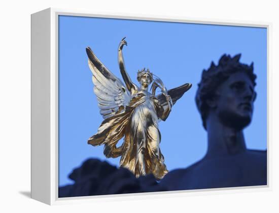 England, London, Buckingham Palace, Queen Victoria Memorial Statue, Peace and Victory Statue-Steve Vidler-Framed Premier Image Canvas