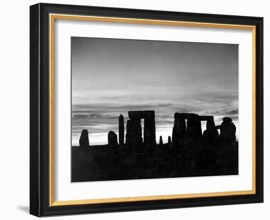 England: Stoneheng-null-Framed Giclee Print