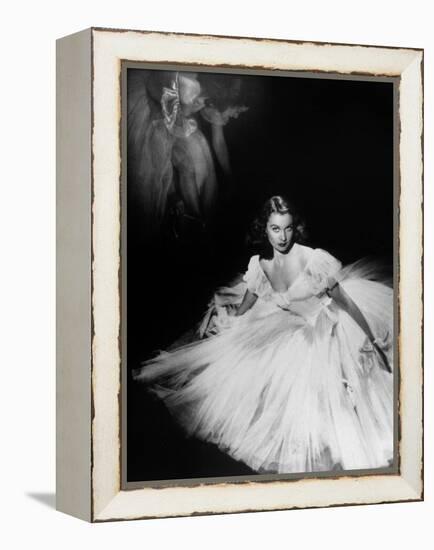 English Actress Vivien Leigh (1913-1967) in 1940-null-Framed Stretched Canvas