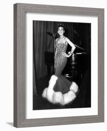 English Singer Shirley Bassey C. 1957-null-Framed Photo