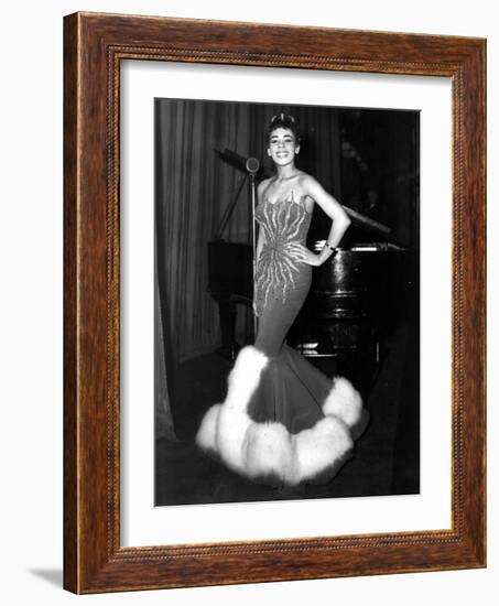 English Singer Shirley Bassey C. 1957-null-Framed Photo