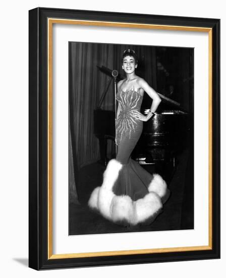 English Singer Shirley Bassey C. 1957-null-Framed Photo