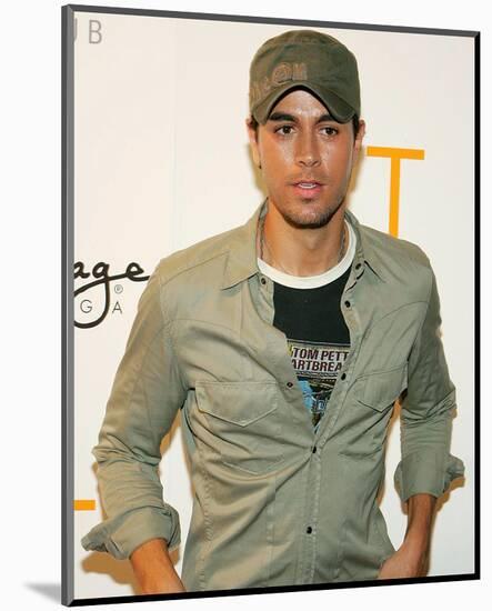 Enrique Iglesias-null-Mounted Photo