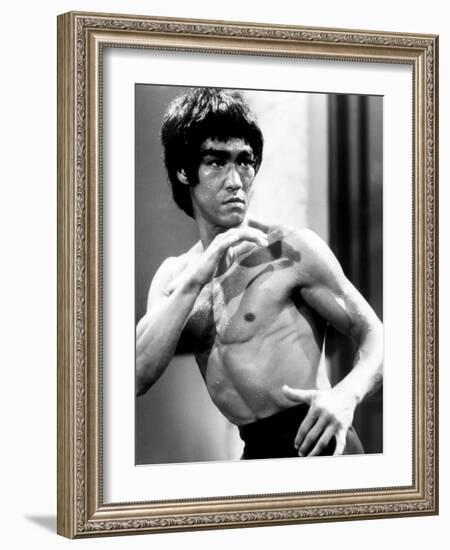 Enter the Dragon, Bruce Lee, 1973-null-Framed Photo