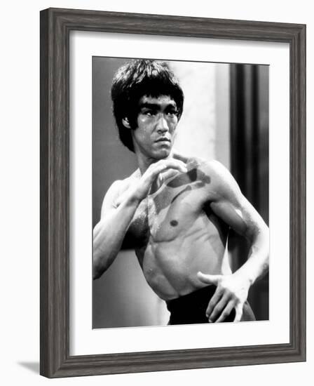 Enter the Dragon, Bruce Lee, 1973-null-Framed Photo