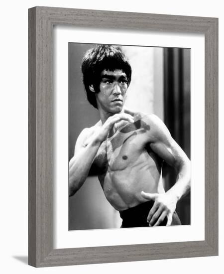 Enter the Dragon, Bruce Lee, 1973-null-Framed Photo