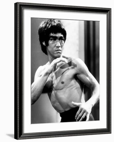 Enter the Dragon, Bruce Lee, 1973-null-Framed Photo