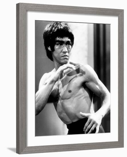 Enter the Dragon, Bruce Lee, 1973-null-Framed Photo