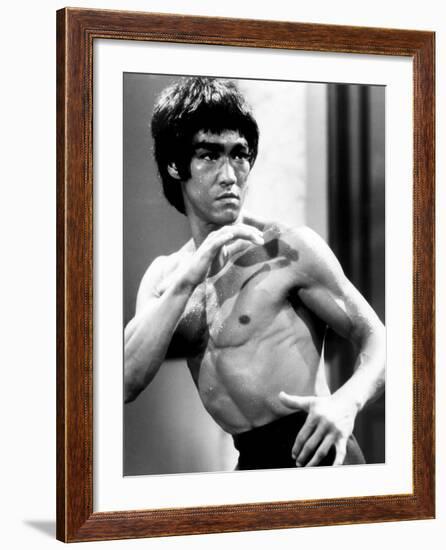 Enter the Dragon, Bruce Lee, 1973-null-Framed Photo