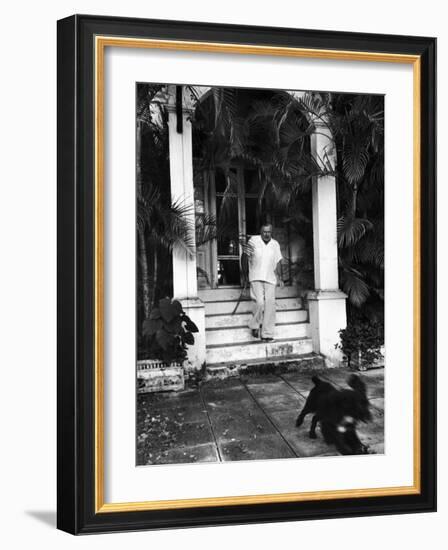 Ernest Hemingway-Alfred Eisenstaedt-Framed Premium Photographic Print