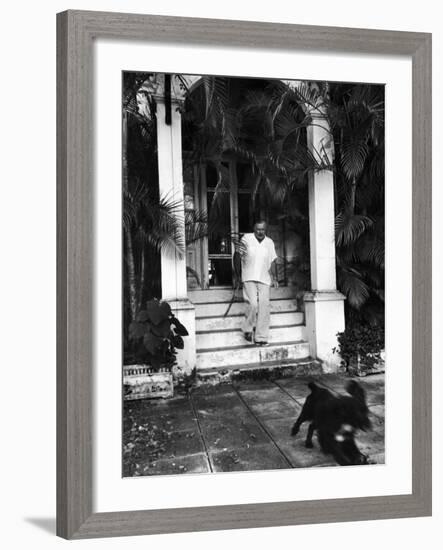 Ernest Hemingway-Alfred Eisenstaedt-Framed Premium Photographic Print