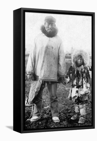 Eskimo Father and Child In Alaska Photograph - Alaska-Lantern Press-Framed Stretched Canvas