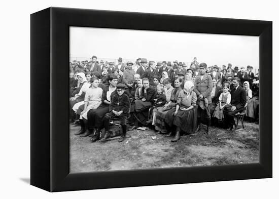 European Immigrants Arriving at Ellis Island, 1907-null-Framed Stretched Canvas