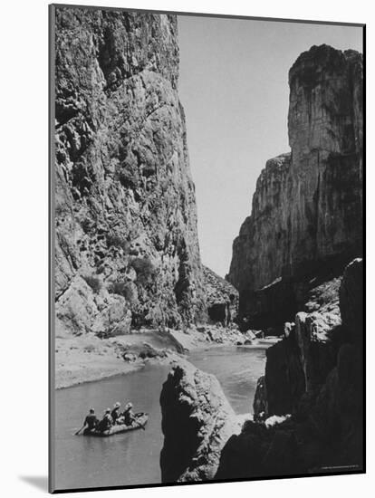 Excursionists Paddle Down Rio Grande River in Big Bend National Park-Dmitri Kessel-Mounted Photographic Print