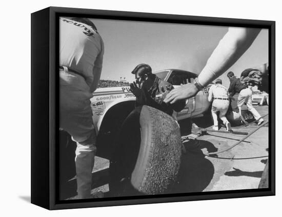 Expert Mechanics Making Repairs on a Car During the Daytona 500 Race-null-Framed Premier Image Canvas