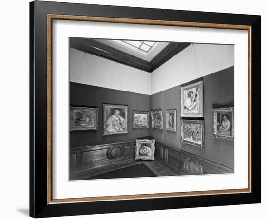 Exposition Renoir à la Galerie Paul Rosenberg en 1934-null-Framed Giclee Print