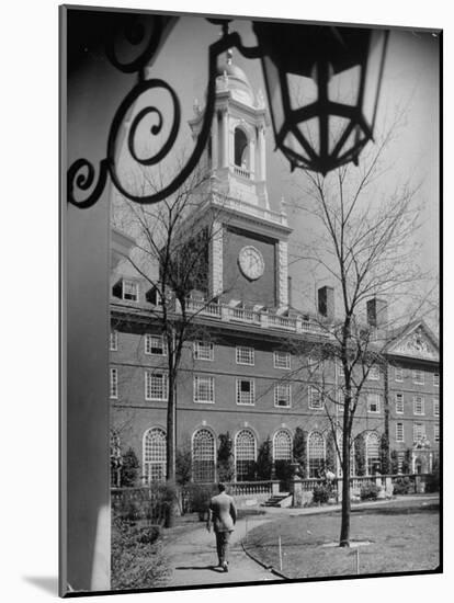 Exterior of Eliot House at Harvard University-Alfred Eisenstaedt-Mounted Photographic Print