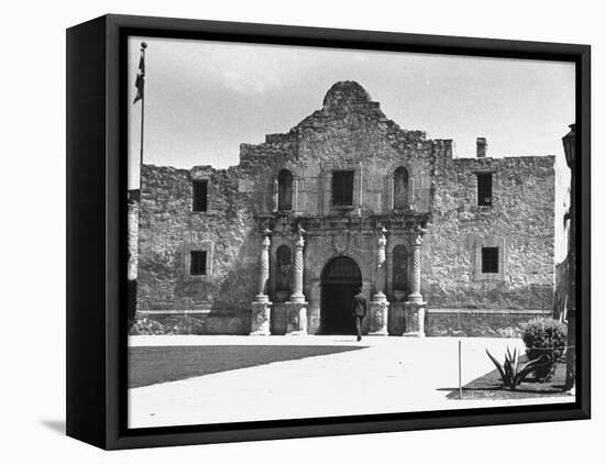 Exterior of the Alamo-Carl Mydans-Framed Premier Image Canvas