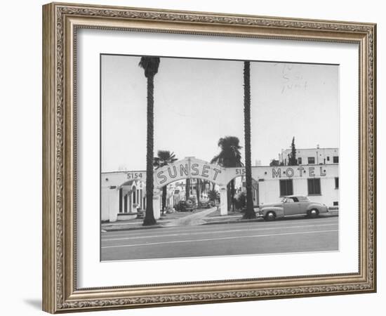 Exterior of the Sunset Motel-Nina Leen-Framed Photographic Print