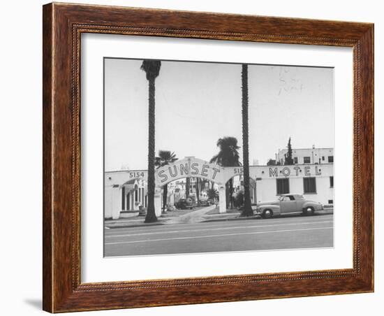 Exterior of the Sunset Motel-Nina Leen-Framed Photographic Print