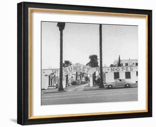 Exterior of the Sunset Motel-Nina Leen-Framed Photographic Print