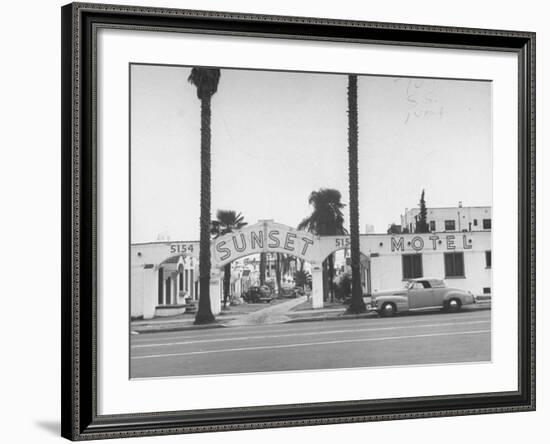 Exterior of the Sunset Motel-Nina Leen-Framed Photographic Print