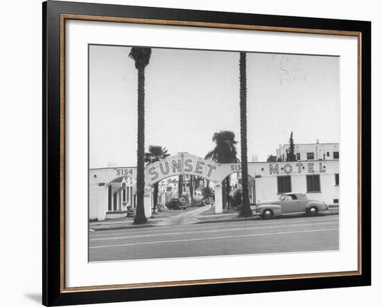 Exterior of the Sunset Motel-Nina Leen-Framed Photographic Print