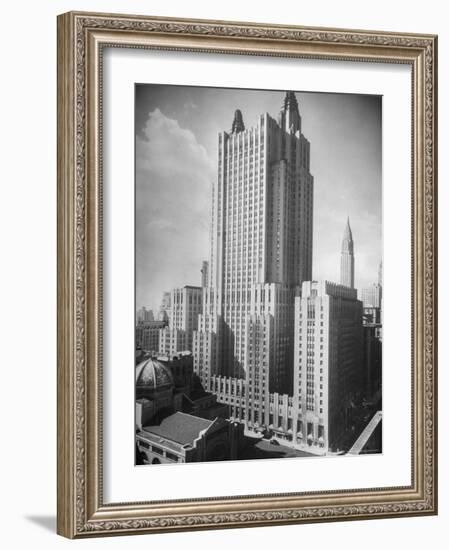 Exterior of Waldorf Astoria Hotel-Alfred Eisenstaedt-Framed Photographic Print