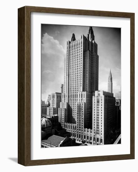 Exterior of Waldorf Astoria Hotel-Alfred Eisenstaedt-Framed Photographic Print