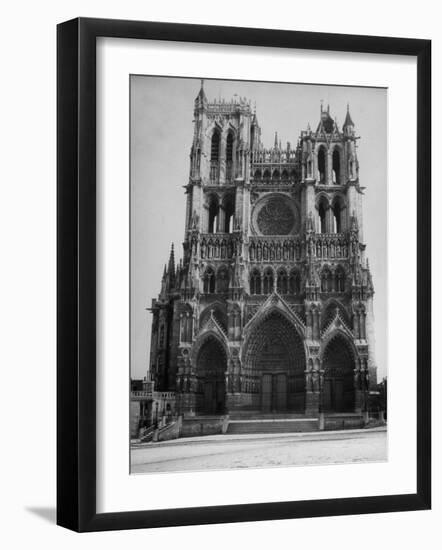 Exterior View of Amiens Cathedral-Nat Farbman-Framed Photographic Print