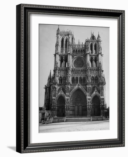 Exterior View of Amiens Cathedral-Nat Farbman-Framed Photographic Print