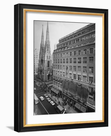 Exterior View of Saks Fifth Ave. Department Store-Alfred Eisenstaedt-Framed Photographic Print