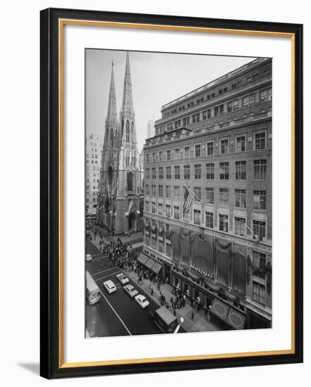 Exterior View of Saks Fifth Ave. Department Store-Alfred Eisenstaedt-Framed Photographic Print