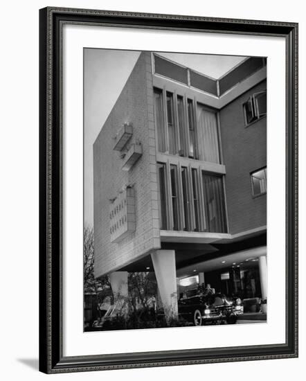 Exterior View of the Beverly Carlton Hotel-Allan Grant-Framed Photographic Print