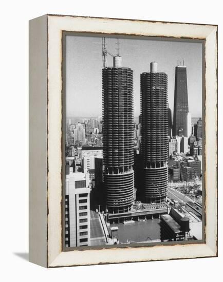 Exterior View of the Marina Towers Overlooking Chicago River-null-Framed Premier Image Canvas