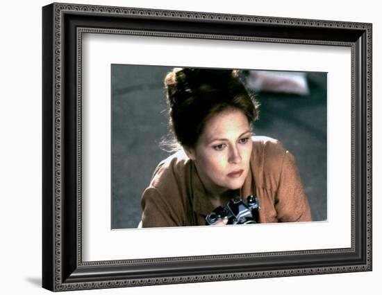 EYES OF LAURA MARS, 1978 directed by IRVIN KERSHNER Faye Dunaway (photo)-null-Framed Photo