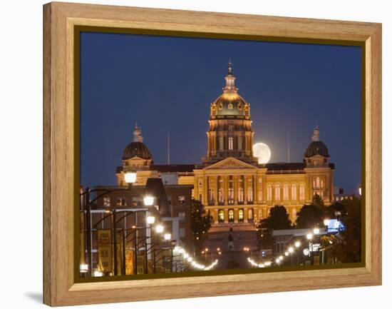 Facade of a Government Building, Iowa State Capitol, Des Moines, Iowa, USA-null-Framed Premier Image Canvas