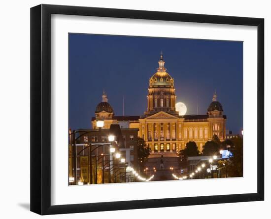 Facade of a Government Building, Iowa State Capitol, Des Moines, Iowa, USA-null-Framed Photographic Print