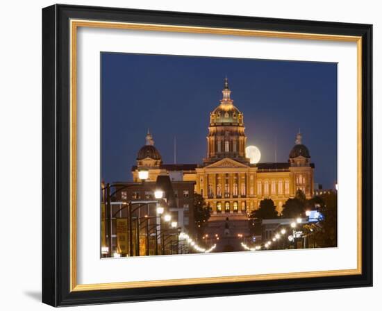 Facade of a Government Building, Iowa State Capitol, Des Moines, Iowa, USA-null-Framed Photographic Print