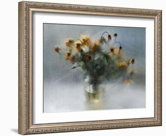 fading bouquet-Ala Pneuma-Framed Photographic Print